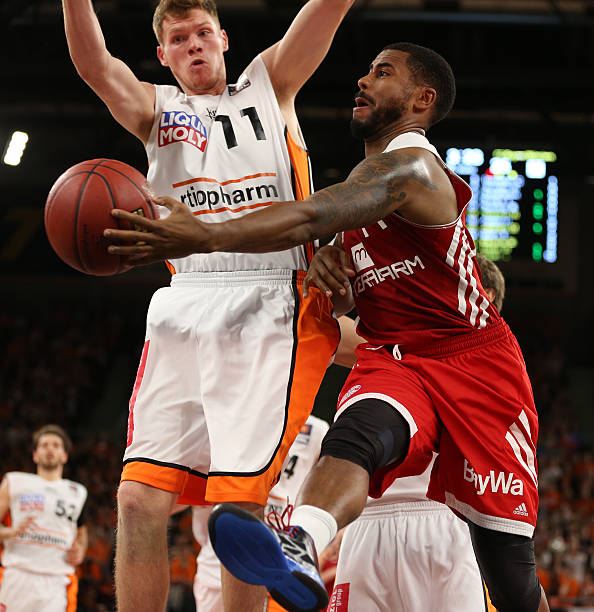 后于休赛期 后于休赛期