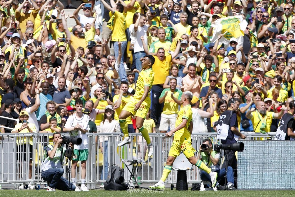 为他们树立 为他们树立