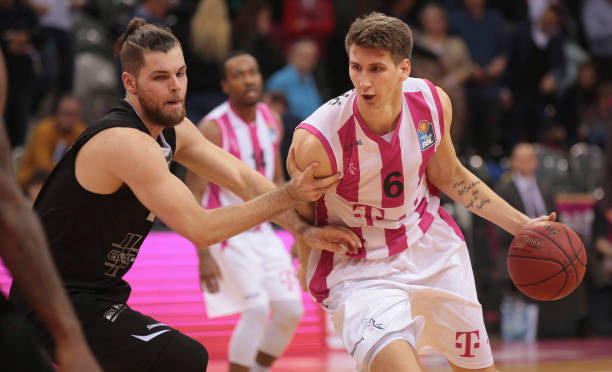 的标题和小 的标题和小