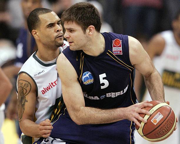 逆境中上演 逆境中上演